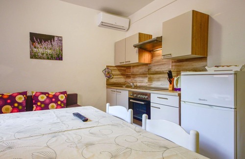 Sibinj Krmpotski Apartment | Beautiful apartment for 5 people with WIFI, A/C, TV, terrace and parking