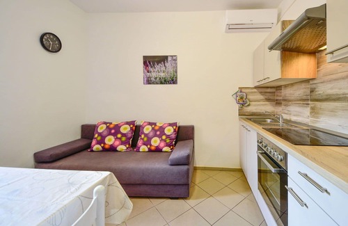 Sibinj Krmpotski Apartment | Beautiful apartment for 5 people with WIFI, A/C, TV, terrace and parking