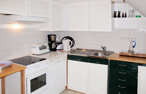 Godern Apartment | Beautiful apartment for 5 guests with TV, balcony and parking