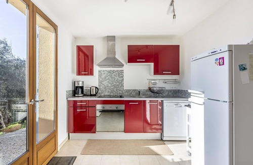 Cabris Apartment | Beautiful apartment for 5 guests with WIFI, TV, terrace and parking