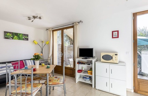 Cabris Apartment | Beautiful apartment for 5 guests with WIFI, TV, terrace and parking