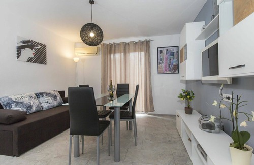Labin Apartment | Beautiful apartment for 4 people with private pool, WIFI, A/C, TV, terrace and parking