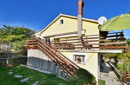 Rukavac Apartment | Beautiful apartment for 4 guests with WIFI, A/C, TV, terrace, pets allowed and parking