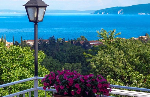 Sucici Apartment | Beautiful apartment for 4 people with A/C, WIFI, TV, terrace and parking