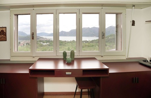 Luino Apartment | Beautiful apartment for 6 guests with WIFI, TV, terrace and parking