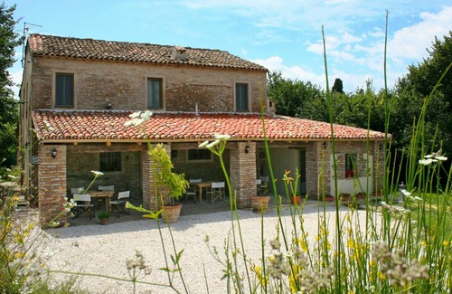 Granarola Apartment | Beautiful apartment for 2 people with A/C, WIFI, pool, TV, patio, pets allowed and parking