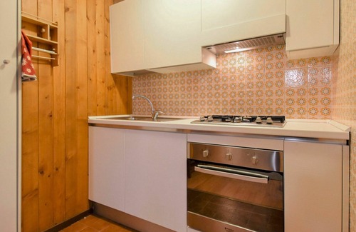 Palu Apartment | Beautiful apartment for 5 guests with WIFI, TV, balcony, pets allowed and parking