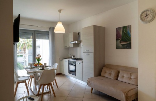 Silvi Marina Apartment | Beautiful apartment for 4 guests with WIFI, A/C, pool, TV, terrace, pets allowed and parking