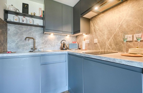 East Lewiston Apartment | Beautiful apartment for 2 guests with WIFI, TV, patio, panoramic view and parking
