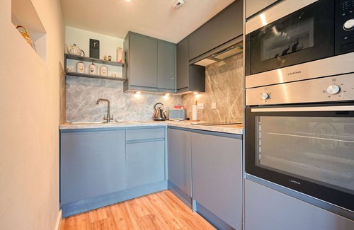 East Lewiston Apartment | Beautiful apartment for 2 guests with WIFI, TV, patio, panoramic view and parking