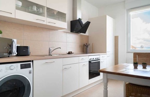 Landstuhl Apartment | Beautiful Apartment in Town Centre - Fewo
