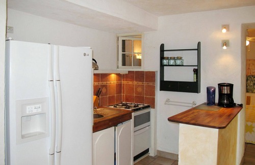 Vence Villa | Beautiful apartment in villa for 4 people with pool, WIFI, TV, terrace, pets allowed and parking