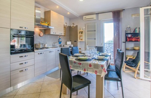 Municipio 1 Apartment | Beautiful Apartment in Bari With 3 Bedrooms and Wifi