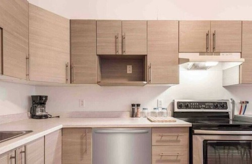 Verdun Apartment | Beautiful Apartment in Verdun