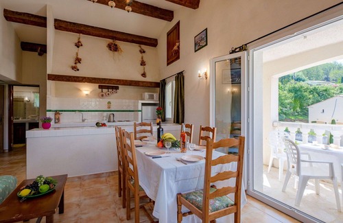 Bauduen Villa | Beautiful apartment in villa with WIFI, TV, balcony, pets allowed, panoramic view and parking