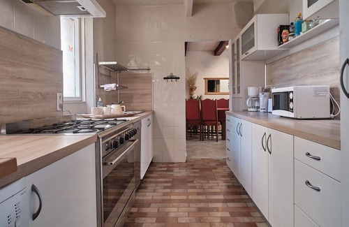 Sigonce Villa | Beautiful apartment in villa with WIFI, pool, TV, patio, pets allowed, panoramic view and parking
