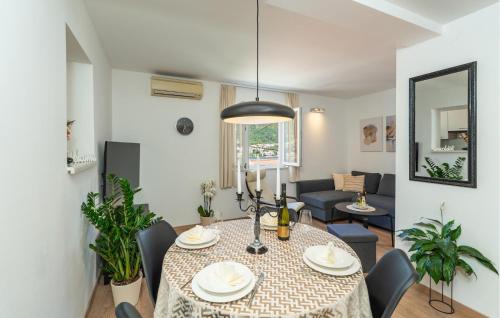 Sustjepan Apartment | Beautiful Apartment In Sustjepan