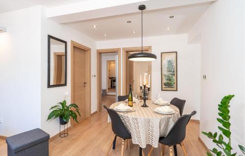 Sustjepan Apartment | Beautiful Apartment In Sustjepan