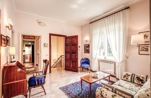 Sorrento City Centre Villa | BEAUTIFUL APARTMENT IN WONDERFUL VILLA IN SORRENTO CENTER SEA FRONT