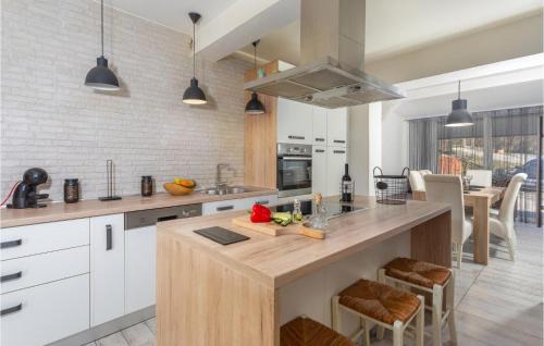 Viskovo Apartment | Beautiful Apartment In Kastav With Wifi