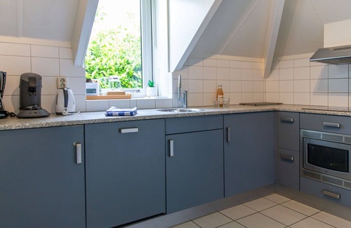Municipality of Dalfsen House | Beautiful apartment in villa for 6 guests with WIFI, pool, TV and terrace