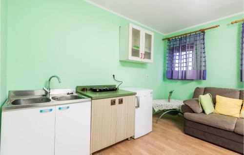Senj Apartment | Beautiful Apartment In Starigrad