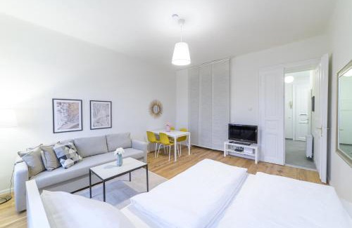 Himmelpfortgrund Apartment | Beautiful apartment in Vienna's Heart 1c