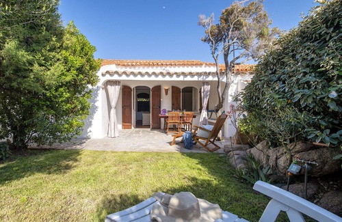 Capriccioli House | Beautiful apartment in villa for 5 people with WIFI, A/C, TV, patio, pets allowed and parking