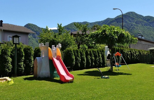 Caldonazzo Apartment | Beautiful apartment for 6 guests with WIFI, TV, patio, pets allowed and parking