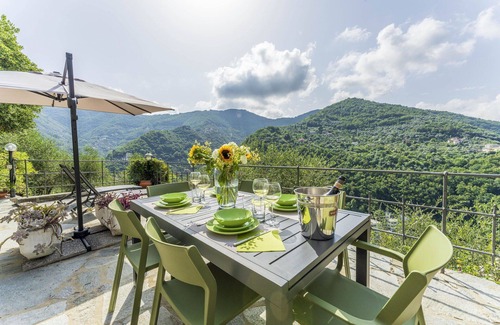 Avegno Apartment | Beautiful apartment with private pool, WIFI, terrace, panoramic view, parking, close to Portofino