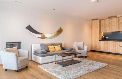 Castelrotto Ski Chalet | Beautiful Apartment “Aura Chalets No 2” with Mountain View, Wi-Fi & Garden