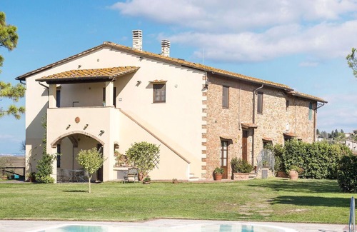 Sughera Villa | Beautiful apartment in villa for 4 guests with WIFI, pool, TV, terrace, pets allowed and parking