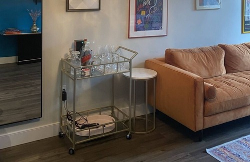 Parkdale Apartment | Beautiful Apartment on Queen West