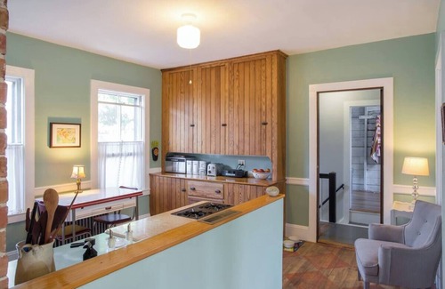 Munjoy Hill Apartment | Beautiful Apartment on Munjoy Hill