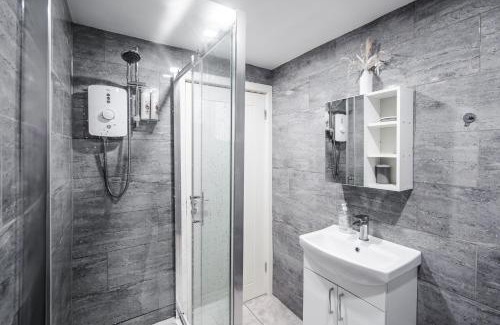 Bootle Apartment | Beautiful Apartment una - free public parking