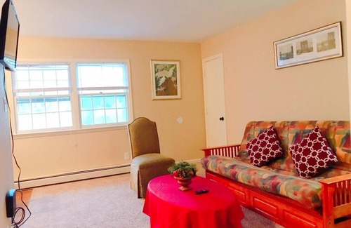Greensboro Apartment | Beautiful apartment in Historic downtown location close to everything !