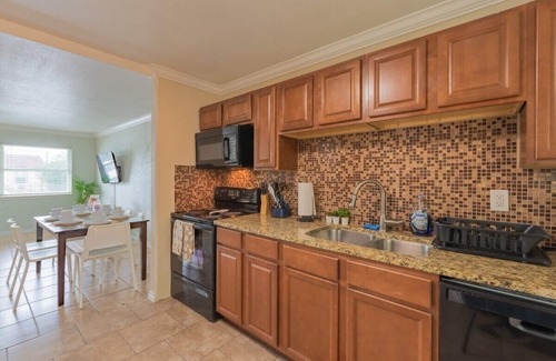 Mahncke Park Apartment | Beautiful Apartment @ The Botanical Gardens #4