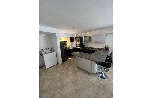 Caracas Apartment | Beautiful apartment with water 24/7 parking
