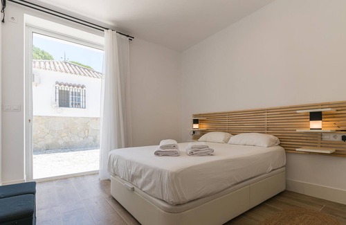 Brena y Marismas de Barbate Natural Park Apartment | Beautiful apartment with outdoor pool, located very close to beautiful nature and only 3 km from the