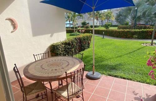 Ixtapa Apartment | Beautiful Apt. w/Pool and Direct Beach Access