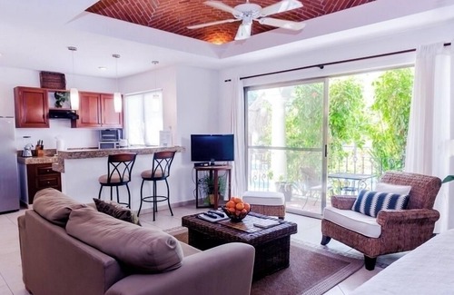 Gonzalo Guerrero Villa | Beautiful Arena Blanca on Calle 38 with beautiful pool