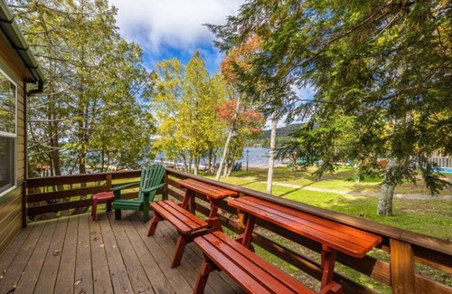 Inlet Cottage | Beautiful Artisan Crafted House Just Steps Away from the Beautiful 4th Lake!