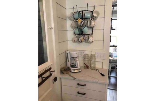 Delavan Lake Cottage | Beautiful Assembly Park Lakeside Getaway on Delavan Lake