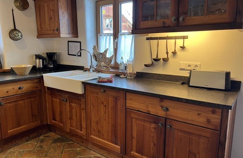 Sankt Martin House | Beautiful apartment in villa with WIFI, TV, terrace, pets allowed, panoramic view and parking