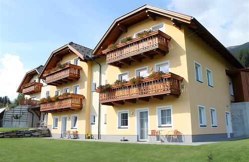 Sankt Martin Apartment | Beautiful apartment right next to cable car