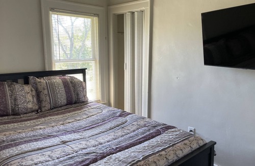 New Center Detroit Apartment | Beautiful attractive comfortable apartment 5min from downtown