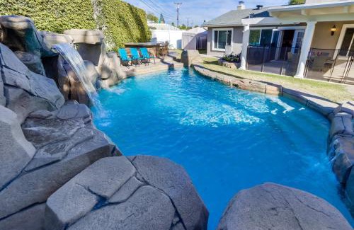 Placentia House | Beautiful Backyard Oasis 5 bedroom 3 Bathroom Home