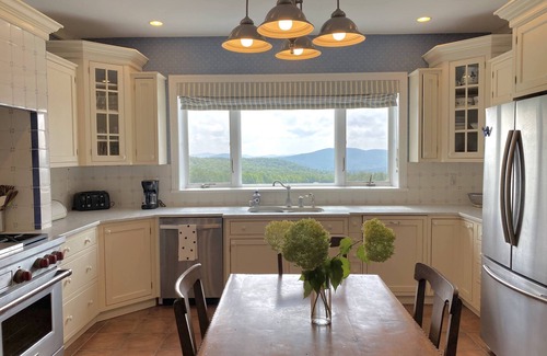 Stamford House | Beautiful Barn Estate: 5 bdrms 5 bathrooms, fireplaces, views & more