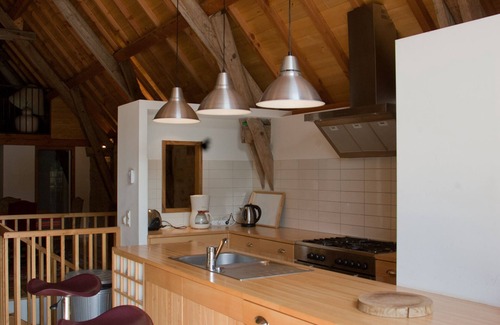 Camboulit House | beautiful barn restored near FIGEAC private pool, 6/8 persons,