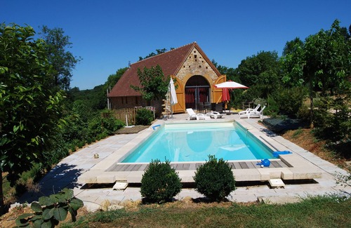 Camboulit House | beautiful barn restored near FIGEAC private pool, 6/8 persons,